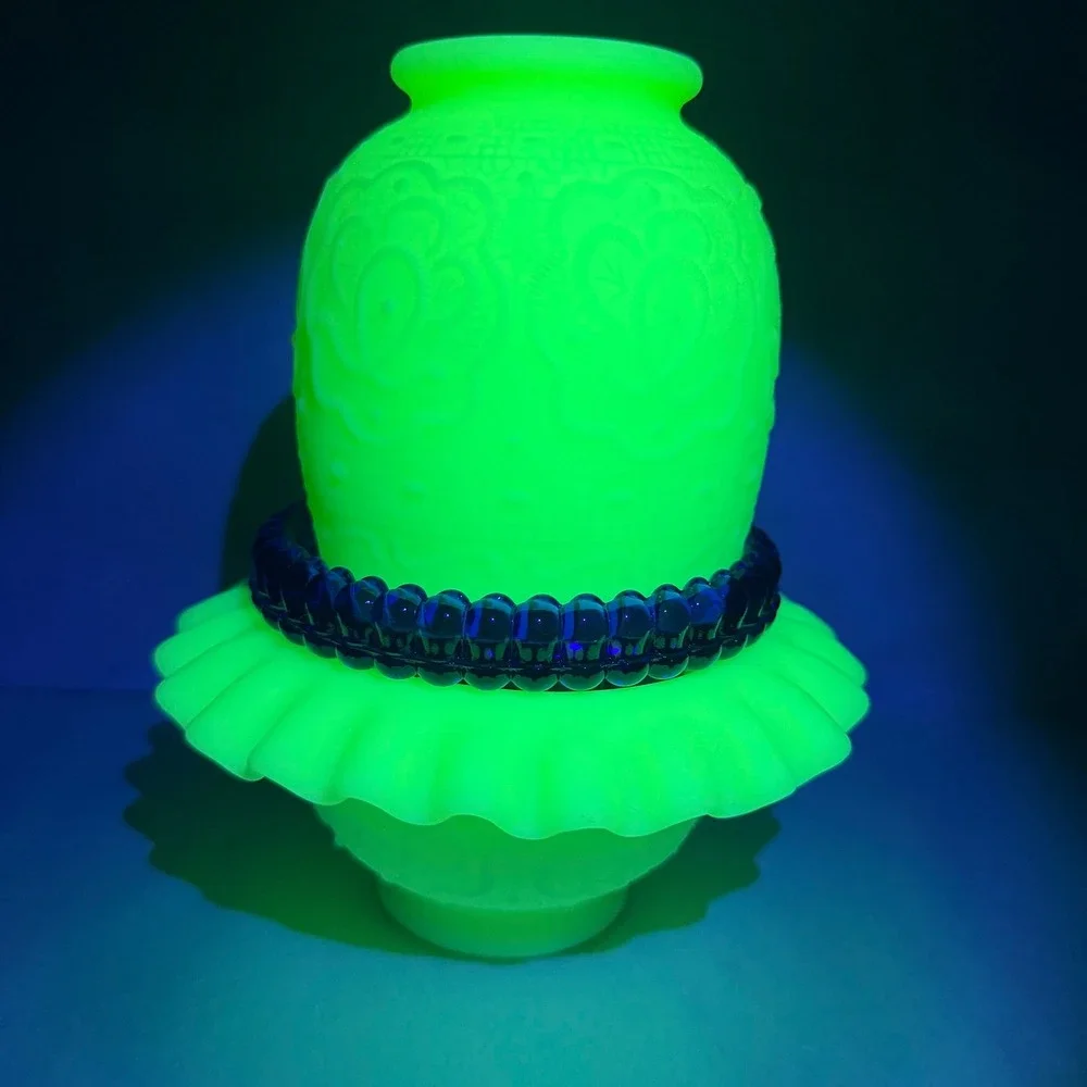Fenton Persian Medallion Custard Glass Fairy Lamp 3-Pc UV Uranium Blue Insert